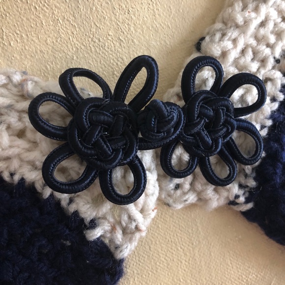 Handmade wool cape - navy and beige - Picture 3 of 7